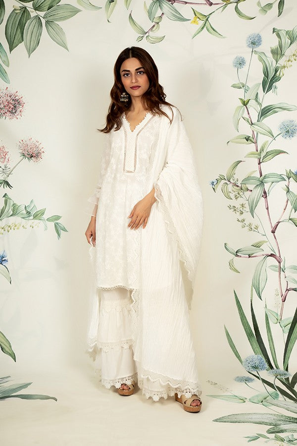 Daisy Kurta and Lace Garara