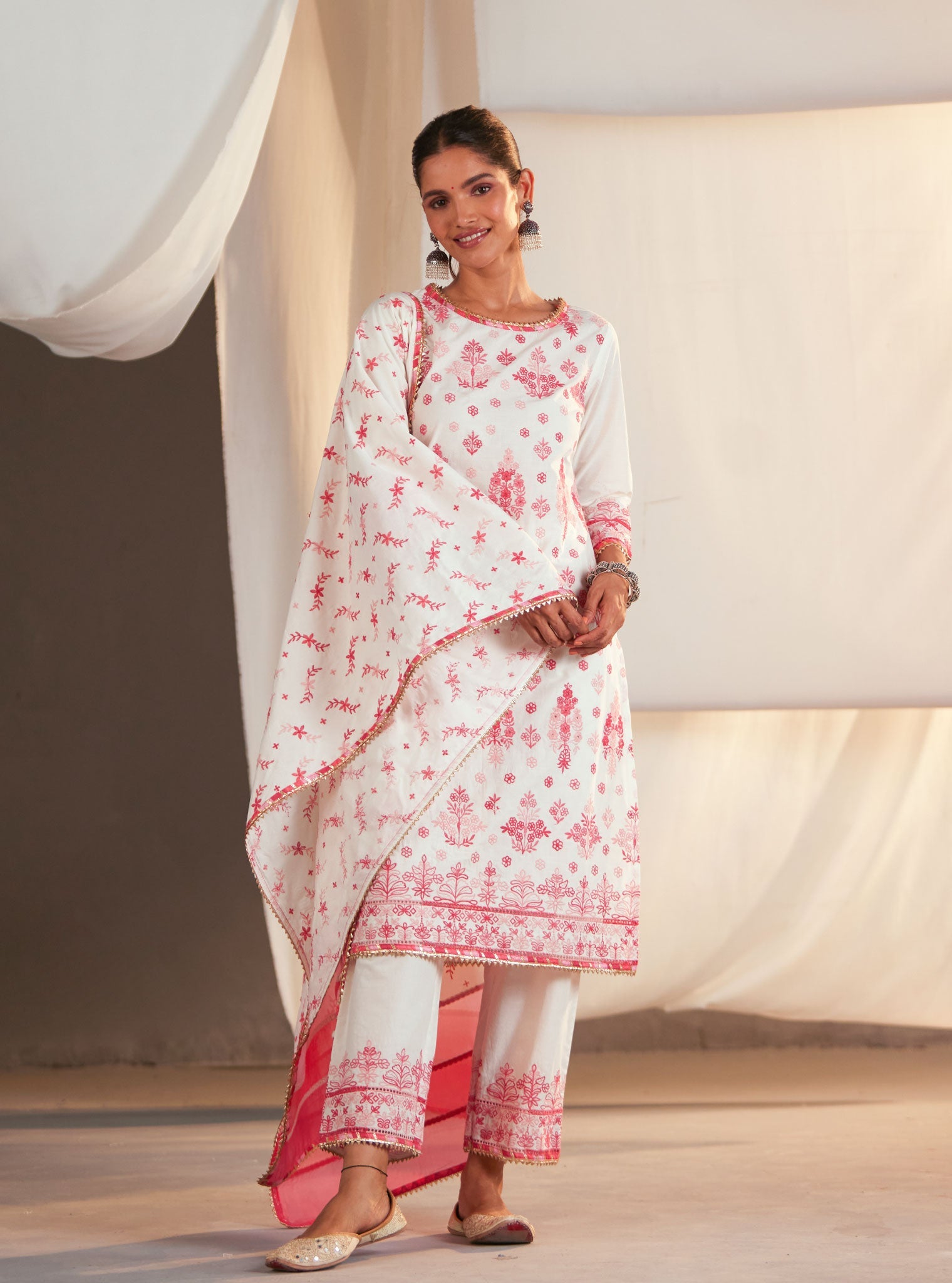 Mulmul Cotton Zahava Off White/Pink Kurta With Zahava Off White/Pink Pant